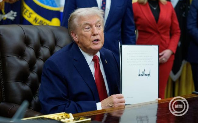 Donald Trump: India beleegyezett, hogy leállítja az orosz kőolaj vásárlását