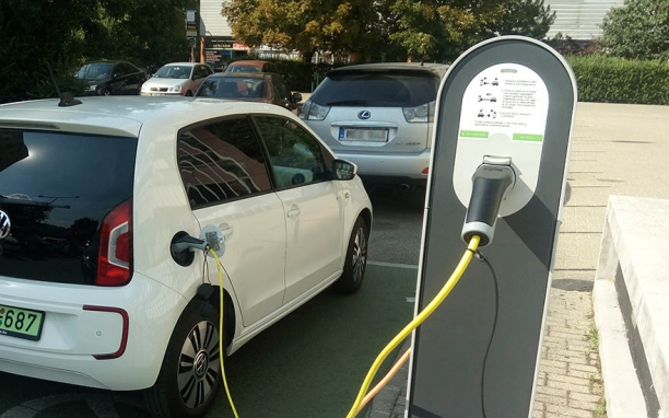Várakozáson felüli az érdeklődés az elektromosjármű-vásárlást támogató pályázaton